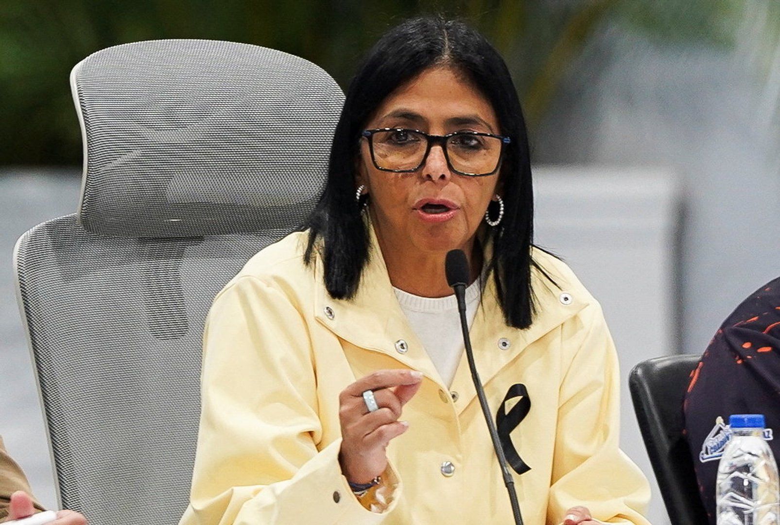 Delcy Rodriguez responde à raiva pública pela resposta do governo