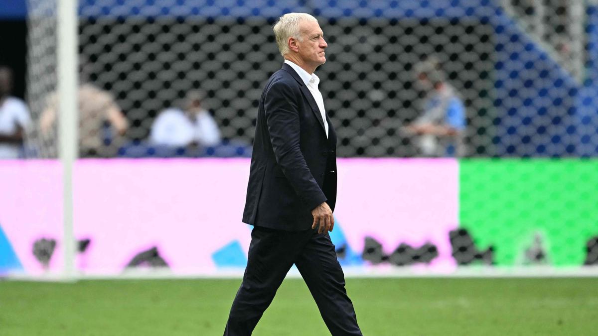 Deschamps assume responsabilidade por primeiro tempo inaceitável no último jogo no comando da França