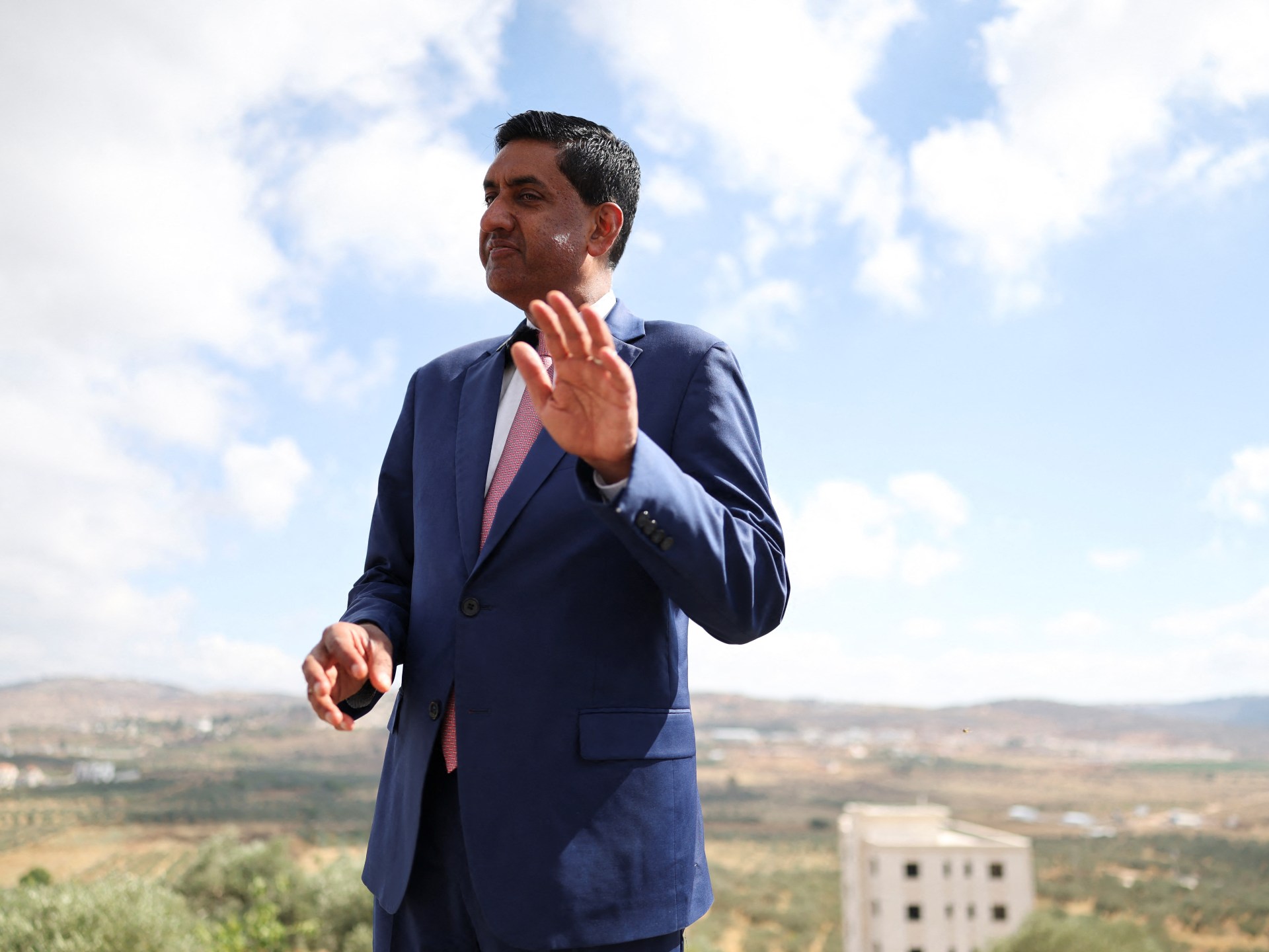 Detido por colonos, o democrata norte-americano Ro Khanna agora enfrenta ataques pró-Israel