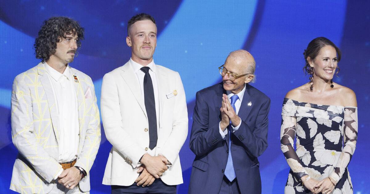 O herói local da Austrália, Frank Mitchell, o jovem australiano do ano Nedd Brockmann, o professor australiano sênior do ano Henry Brodaty e a australiana do ano Katherine Bennell-Pegg na cerimônia de premiação de 2026. Foto de Keegan Carroll