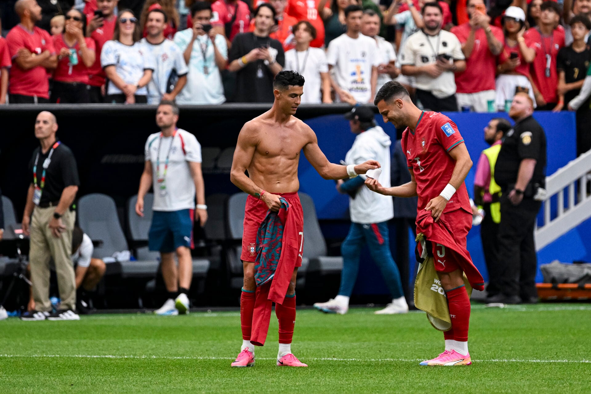 Diogo Dalot erra o assunto com o último comentário sobre Ronaldo na Copa do Mundo de Portugal