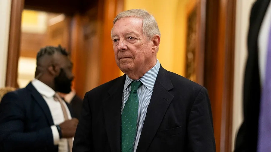Durbin diz que Blanche disse a ele que o fundo 'anti-armamento' do DOJ era 'um erro'