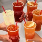 É dia de chá grátis no McAlisters Deli. Veja como conseguir uma guloseima legal.