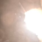 EUA bombardeiam o Irã pela nona noite consecutiva enquanto as tensões em Ormuz aumentam