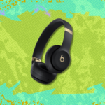 Economize $ 70 em fones de ouvido Beats Solo 4 com esta oferta por tempo limitado da Amazon
