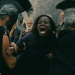 Lupita Nyong'o (foto) interpreta Helena de Tróia e sua irmã Clitemnestra em A Odisséia