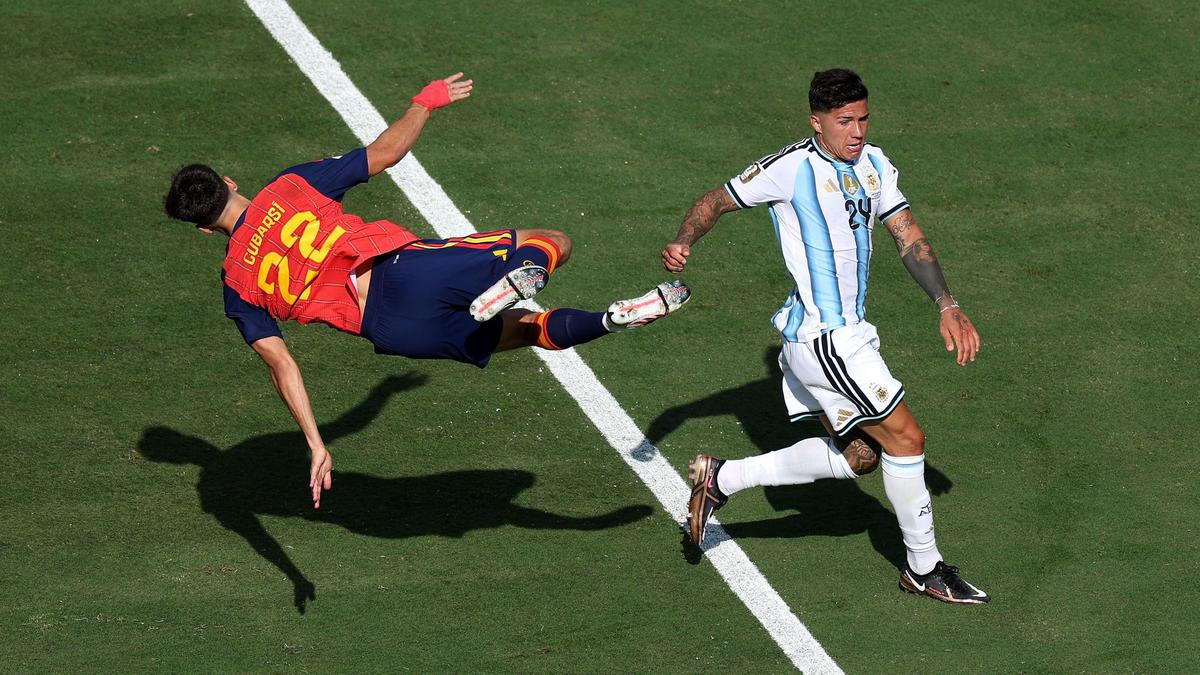 Enzo Fernadez partiu para a Argentina na final da Copa do Mundo FIFA 2026 contra a Espanha