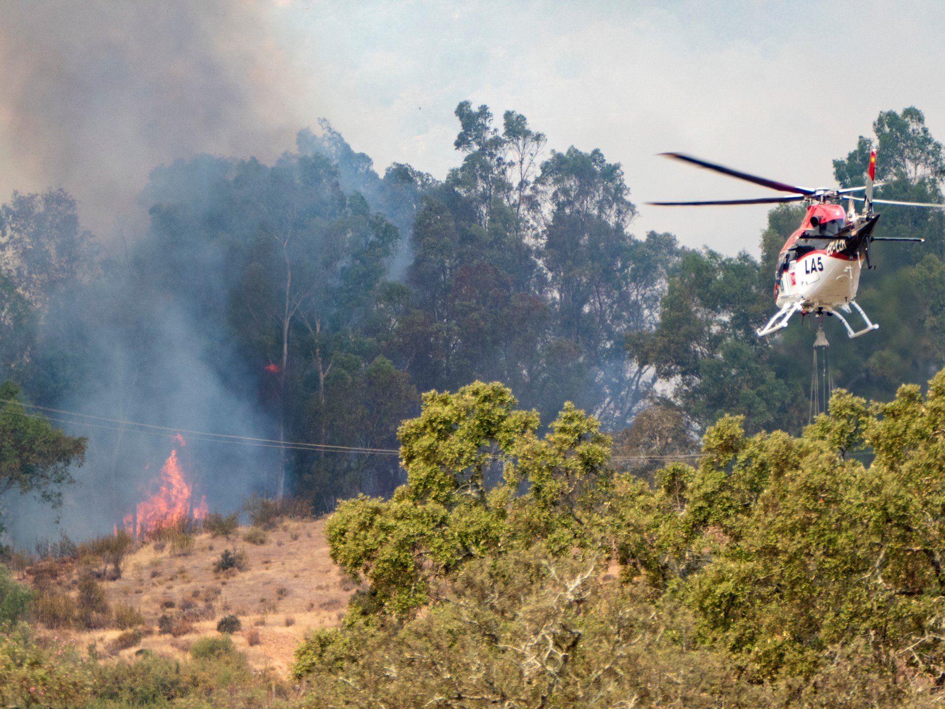 Espanha e França enfrentam incêndios violentos e enfrentam alto risco de mais
