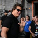 Tom Cruise liderou as estrelas que chegaram cedo para a final da Copa do Mundo entre Espanha e Argentina, no MetLife Stadium, em Nova Jersey, no domingo.