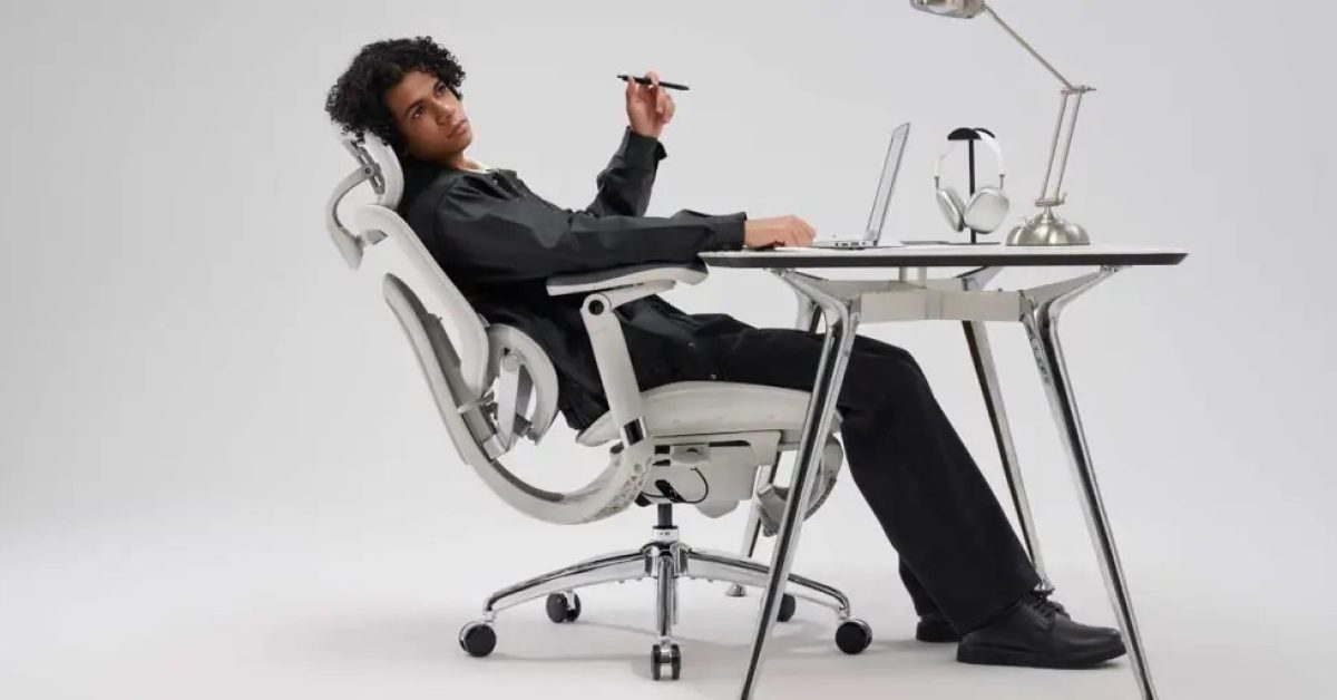 Esta cadeira de escritório ergonômica oferece recursos de conforto premium por menos de US$ 500