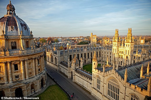 Descobriu-se que estudantes brancos da classe trabalhadora estão proibidos de se candidatar a quase todas as bolsas de diversidade em Oxbridge (foto: Universidade de Oxford)