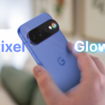 Um Google Pixel 9 Pro rosa em um fundo colorido focado na câmera.
