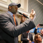 Ex-candidato a governador da Flórida, Andrew Gillum, preso sob acusação de porte de drogas
