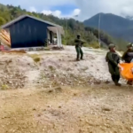 Exército indonésio recupera corpo de piloto americano em Papua