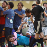 FIFA WC 2026: Socos dados, Paredes agarra Garcia pela garganta após o apito final