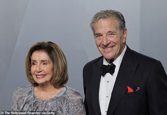 O marido de Nancy Pelosi, Paul, foi acusado de contravenção por um suposto acidente na Califórnia na sexta-feira. Os dois são retratados acima na festa do Oscar da Vanity Fair de 2026 em março