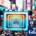 Fãs de Pokémon Go se reúnem na Times Square para comemorar 10 anos de jogo – vídeo