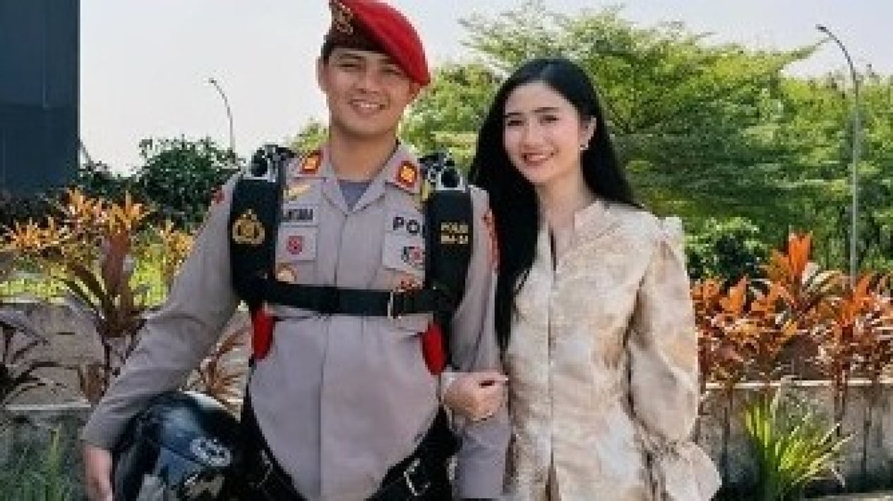 Febby Rastanty Dampingi Suami di HUT Polri ke-80, Ini Sosok AKP Sudrajad Djumantara yang Ikut Atraksi Terjun Payung