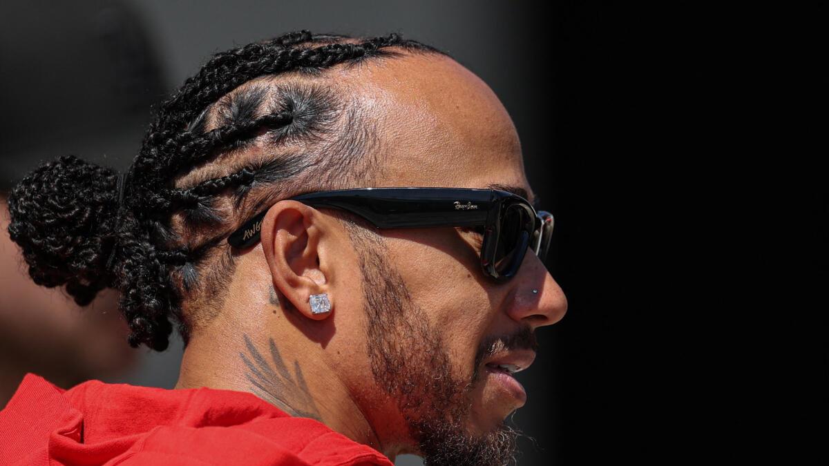 Ferrari confirma permanência de Hamilton no próximo ano
