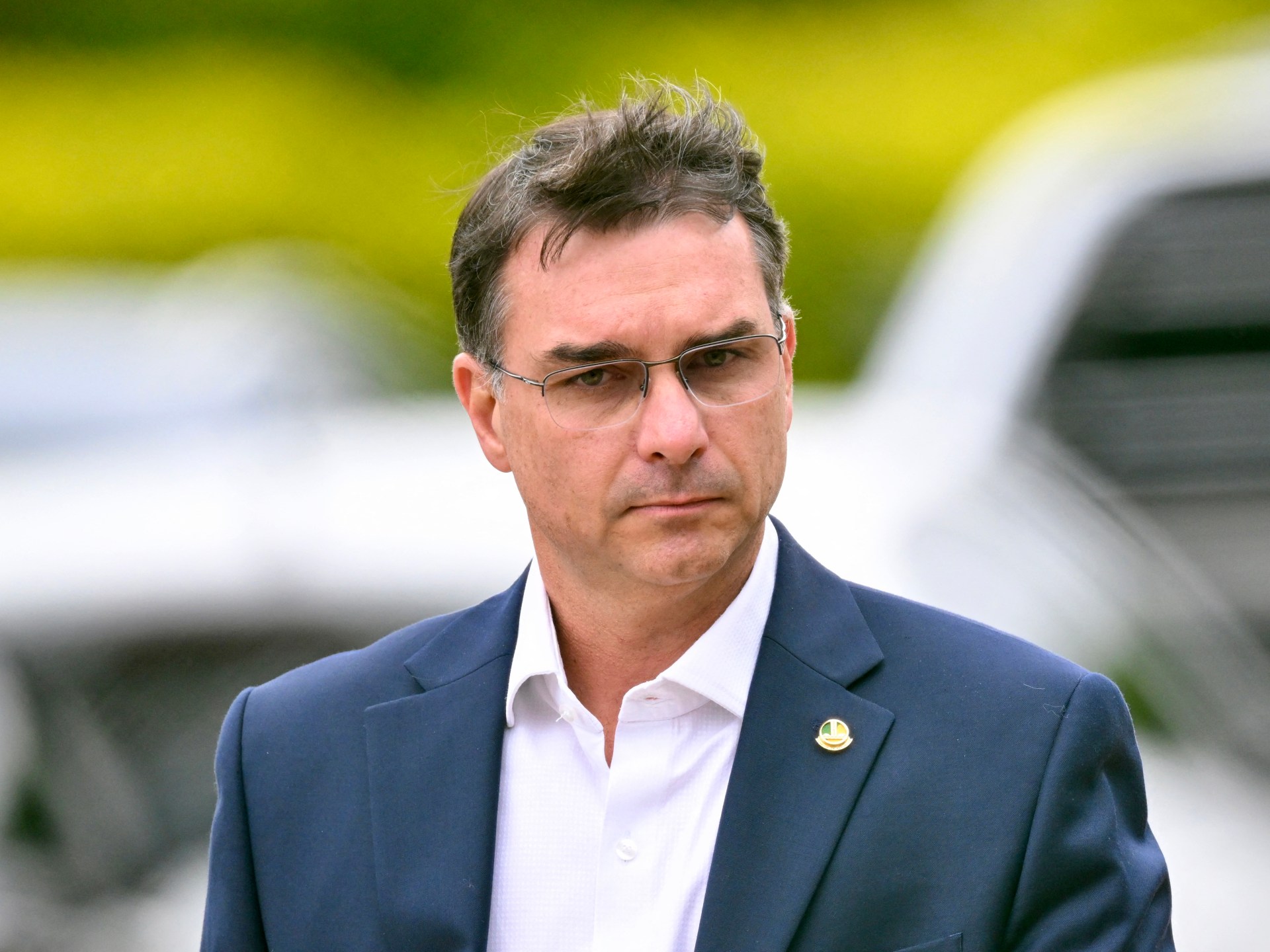 Flávio Bolsonaro pede a Trump que adie tarifas sobre o Brasil até depois das eleições