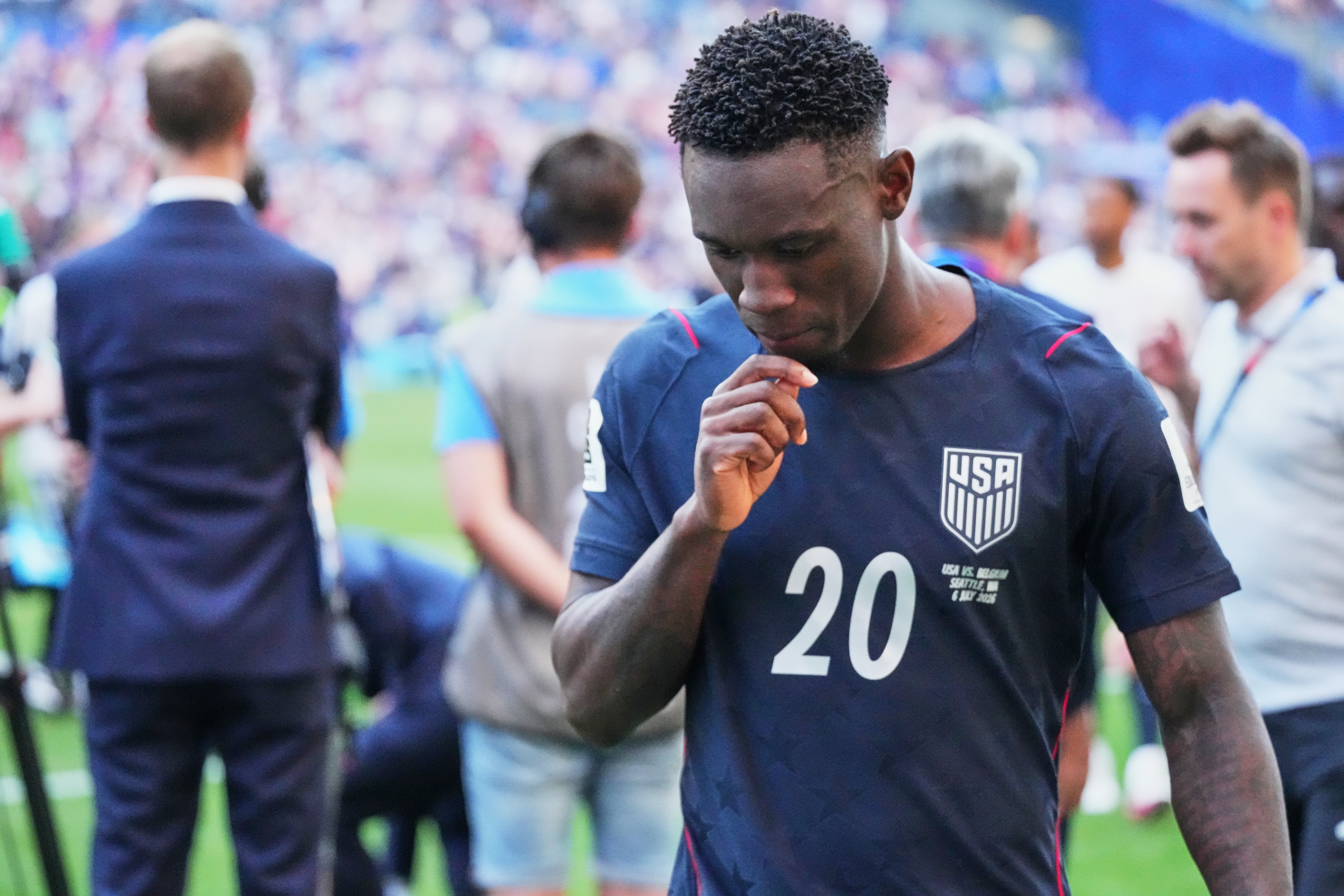 Folarin Balogun (20), dos Estados Unidos, sai de campo depois de perder para a Bélgica na partida das oitavas de final da Copa do Mundo em Seattle, segunda-feira, 6 de julho de 2026.