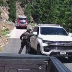 Funcionários do Serviço Florestal dos EUA são resgatados após serem mantidos reféns sob a mira de uma arma