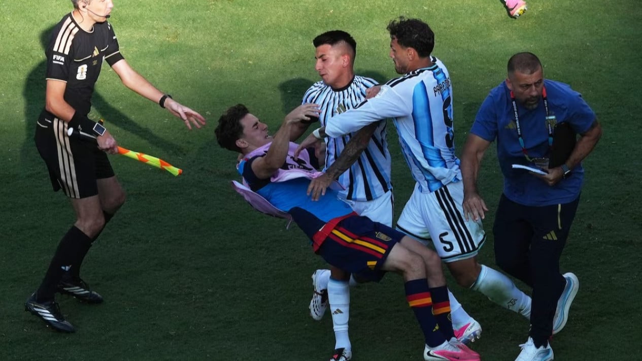 Gagal Juara Piala Dunia 2026, Bek Argentina Ngamuk Hantam Pemain Spanyol