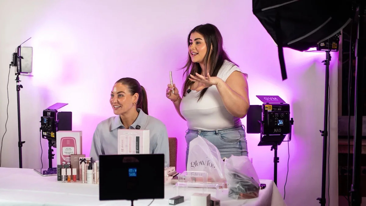 'Ganhei £ 100.000 em vendas do TikTok em um dia': o negócio das compras ao vivo