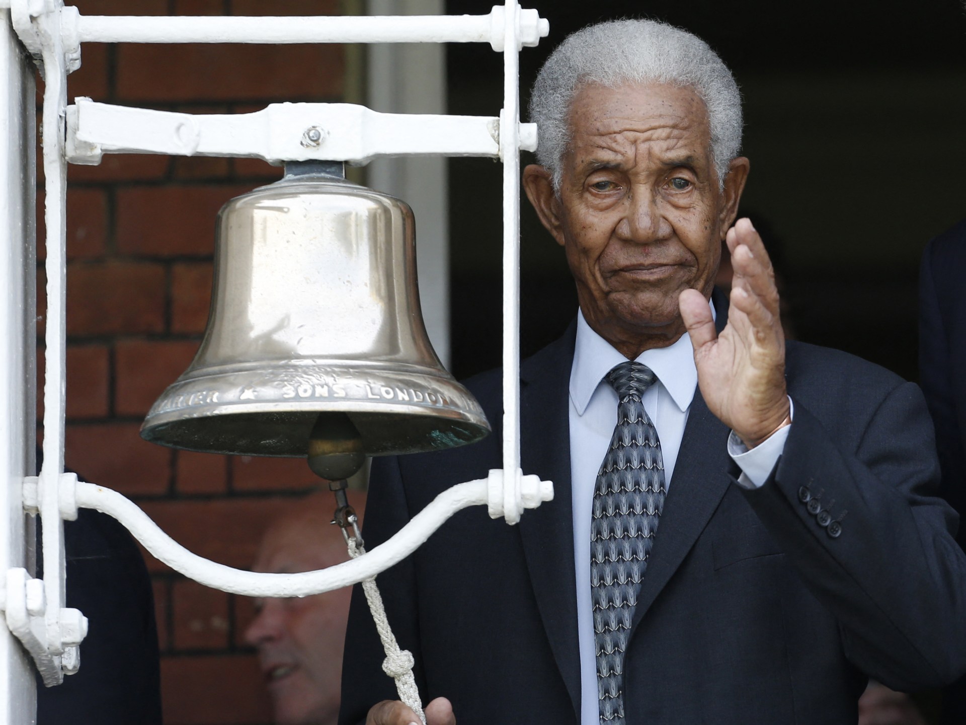 Críquete - Índias Ocidentais x Inglaterra - Terceiro teste - Kensington Oval, Barbados - 05/01/15 Uma estátua de Sir Garfield Sobers fora do solo Imagens de ação via Reuters / Jason O'Brien Livepic SOMENTE PARA USO EDITORIAL.
