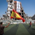O ex-jogador de futebol Adnan al-Afifi administra o Estádio Palestina na Cidade de Gaza