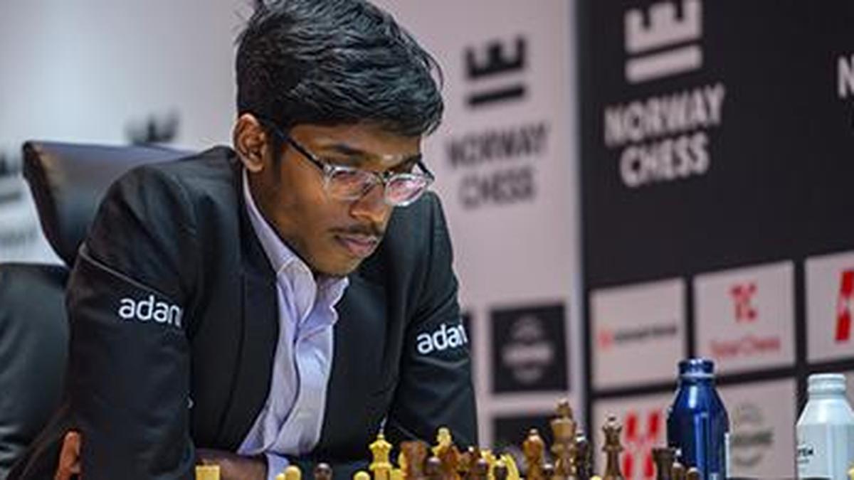 Grand Chess Tour: Praggnanandhaa termina seção rápida como líder conjunto