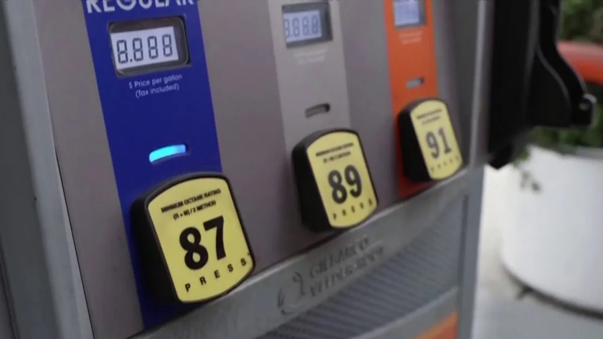 Guerra no Irã empurra preço da gasolina para mais de US$ 4 por galão