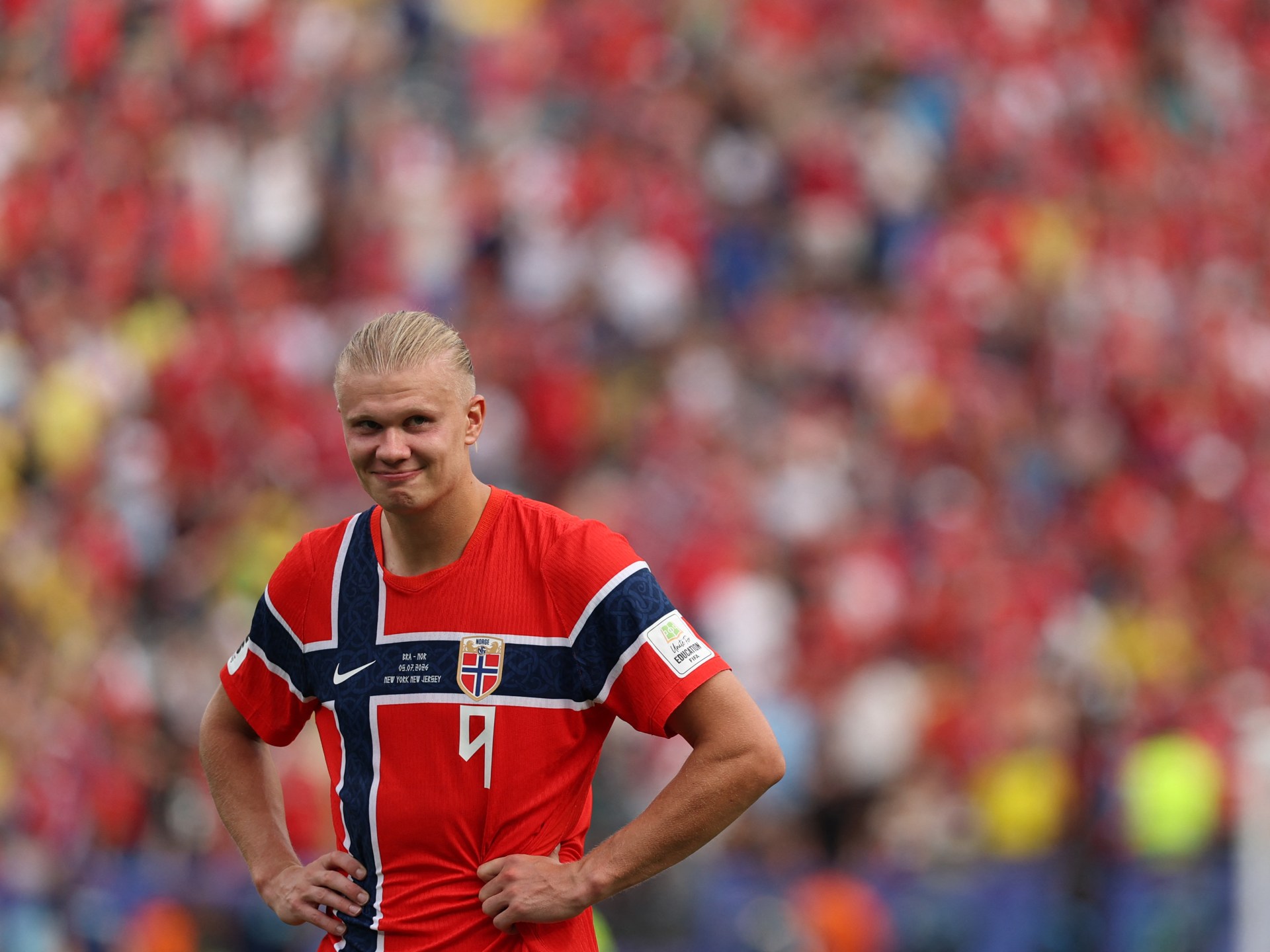 EAST RUTHERFORD, NOVA JERSEY - 05 DE JULHO: Erling Haaland nº 9 da Noruega comemora com seus companheiros de equipe depois de marcar o segundo gol de sua equipe durante a partida das oitavas de final da Copa do Mundo FIFA 2026 entre Brasil e Noruega no New York New Jersey Stadium em 05 de julho de 2026 em East Rutherford, Nova Jersey. Al Bello/Getty Images/AFP (Foto de AL BELLO / GETTY IMAGES NORTH AMERICA / Getty Images via AFP)