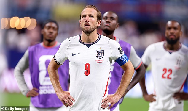 O capitão da Inglaterra, Harry Kane, que completará 33 anos no final deste mês, admitiu após a partida que era muito cedo para dizer se ele havia disputado sua última Copa do Mundo.