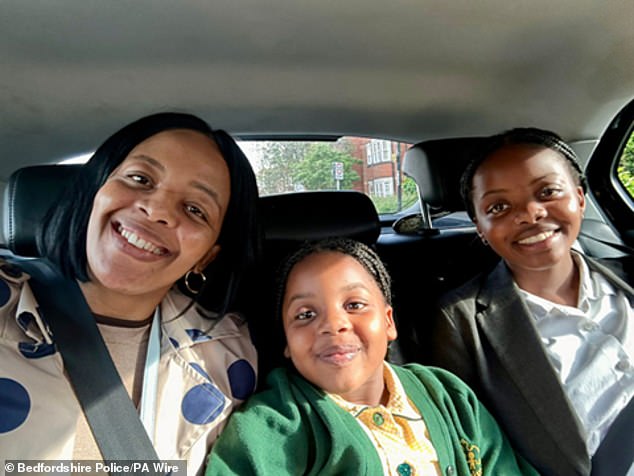 Nothabo Zandile Tshuma, 42 anos, conhecida como Zandile, e suas filhas Nala, cinco, e Natalie, 15, foram encontradas mortas em uma casa em Bedfordshire.