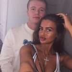 Salis Hanrahan, retratado aqui com sua esposa Roseann, morreu na última quarta-feira após ser baleado dentro de uma casa na Filadélfia