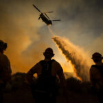 Incêndio florestal em rápido crescimento no condado de Los Angeles provoca evacuações em desertos remotos