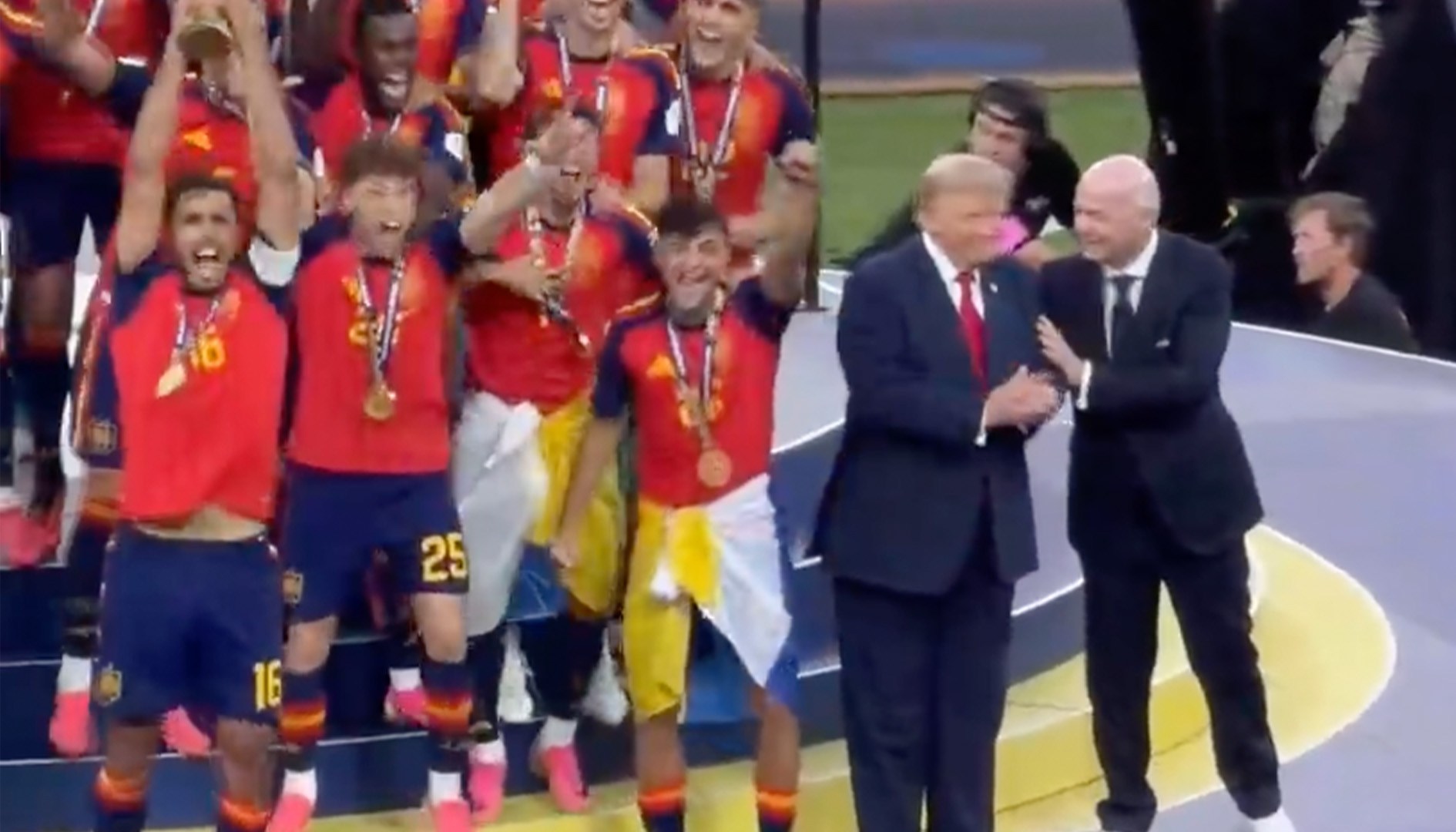 Infantino tenta afastar Trump enquanto a Espanha levanta a Copa do Mundo