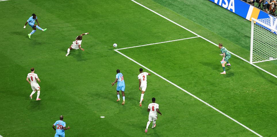 Inglaterra x República Democrática do Congo - Copa do Mundo AO VIVO: Três Leões ATORDOADOS nos primeiros sete minutos, quando Brian Cipenga derrotou Jordan Pickford com esforço concentrado para capitalizar a má defesa