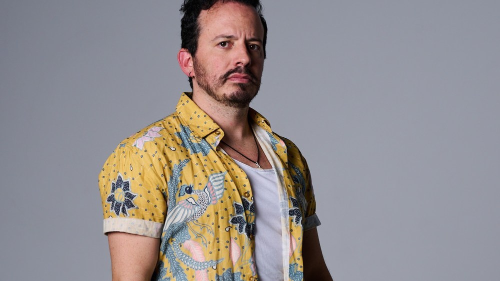 Isaac Ezban define o próximo filme ‘Delivery’, seu ‘projeto mais pessoal até agora’, em parceria com a Sin Sentido Films (EXCLUSIVO)