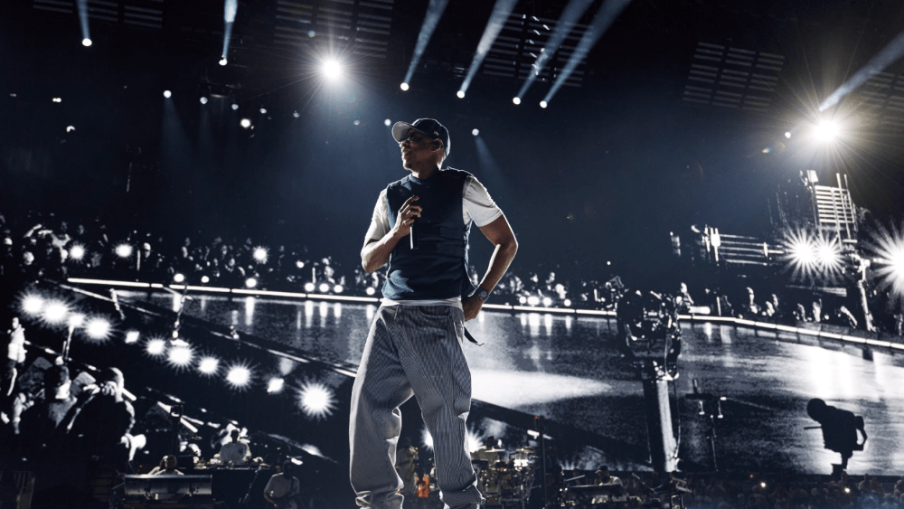 Jay-Z fecha residência no Yankee Stadium com show épico noturno com Beyoncé, Rihanna, Usher, Teyana Taylor e mais