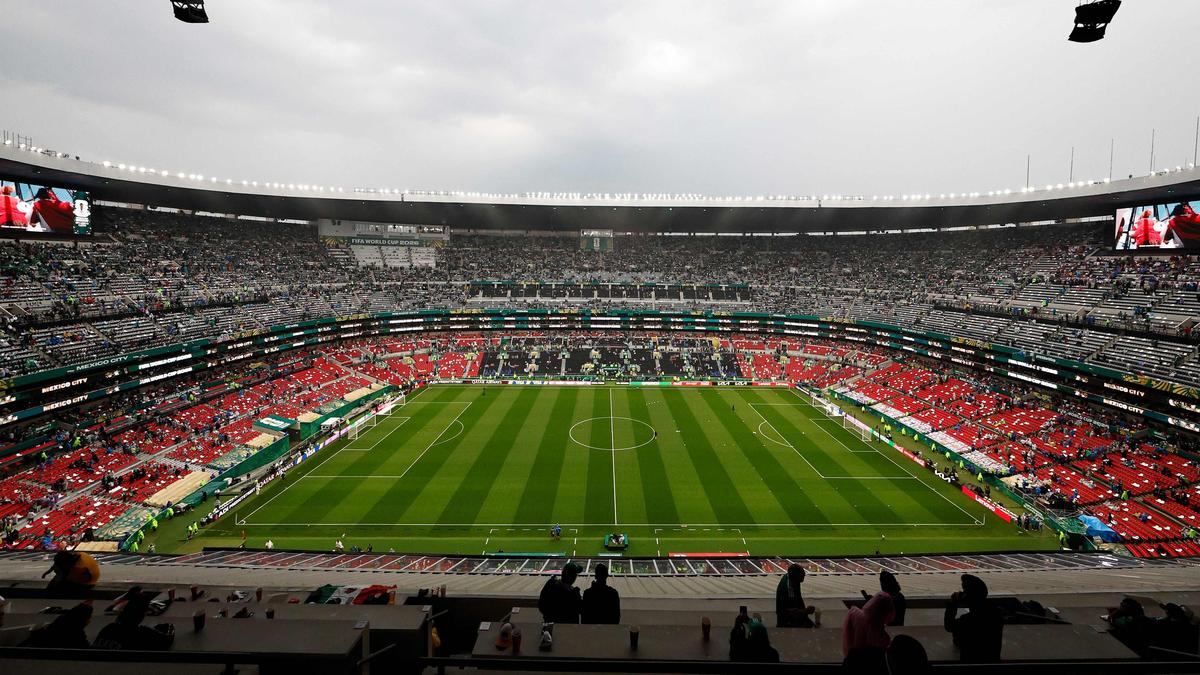 Jogo das oitavas de final entre México e Inglaterra é adiado em uma hora devido ao clima