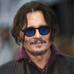 Johnny Depp faz aparição surpresa na Comic-Con como Ebenezer Scrooge