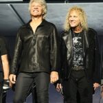 Jon Bon Jovi encerra show no Madison Square Garden mais cedo devido a uma infecção sinusal: 'Vamos descobrir como reagendar'