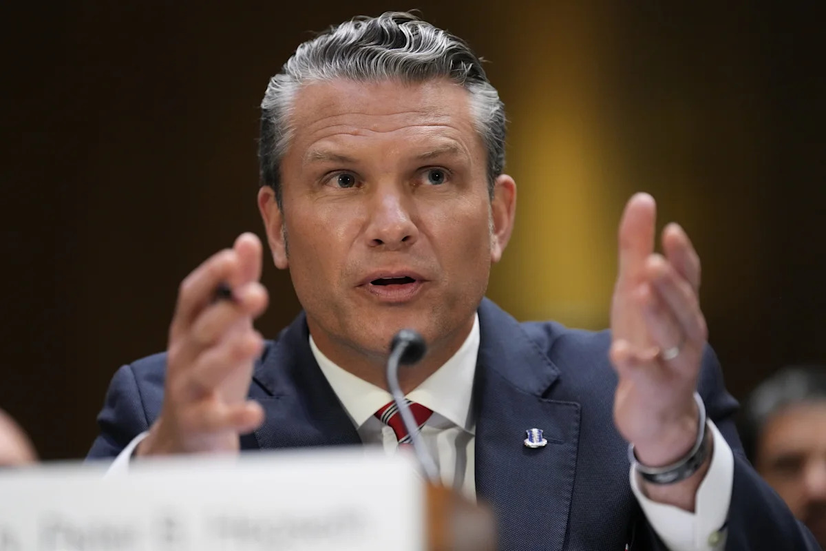 Juiz questiona diferença entre a política de testosterona de Hegseth e o cuidado dos transgêneros com as tropas