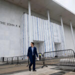 Juízes negam pedido para devolver o nome de Trump ao Kennedy Center enquanto se aguarda recurso