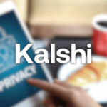 Ilustração da marca Kalshi em uma tela de tablet com tema de privacidade, representando a ação coletiva alegando rastreamento e compartilhamento não autorizado de dados comerciais dos usuários.
