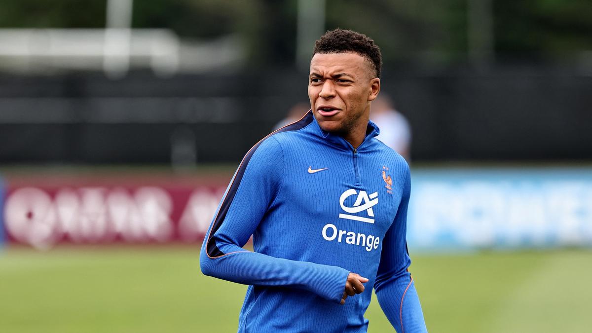 Kylian Mbappe responde ao ataque racista do senador paraguaio após a vitória da França