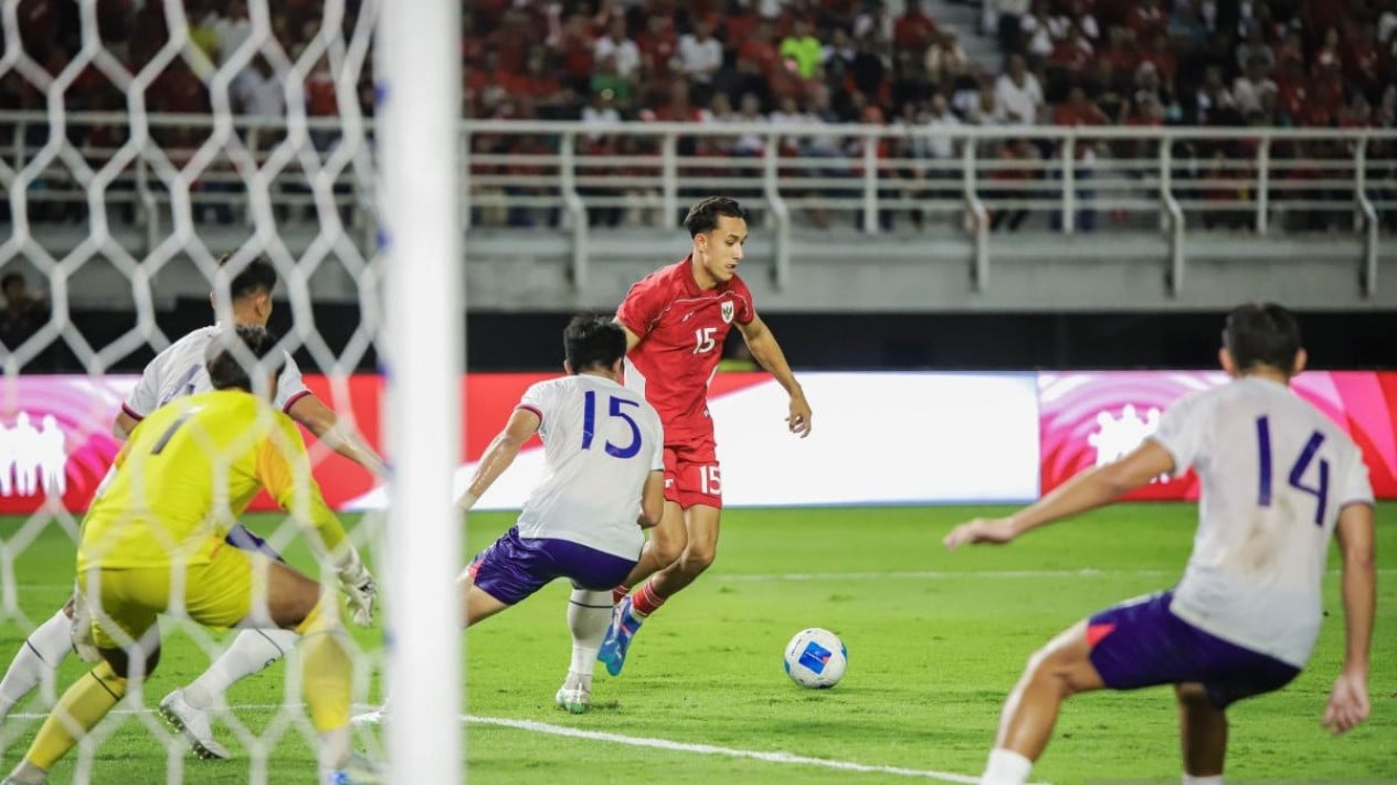 Lama Menepi de Timnas Indonésia Karena Cedera, Miliano Jonathans Kedapatan Asik Liburan di Yunani