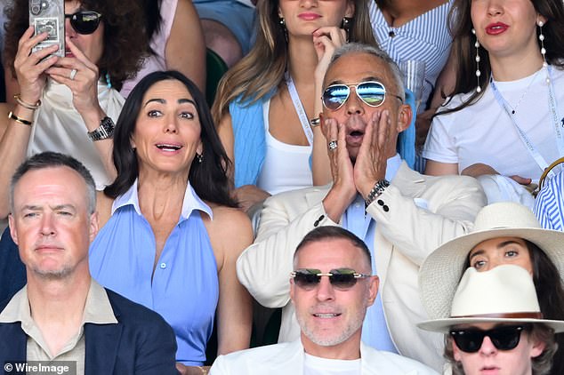 A ação em quadra continuou no sétimo dia de Wimbledon, no domingo, com uma multidão estrelada de fãs de tênis lotando as arquibancadas ensolaradas, incluindo Lauren Silverman e Bruno Tonioli.